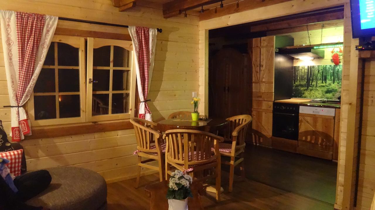 Holzhaus Waldwichtel Am Wald Und See 네우루핀 외부 사진